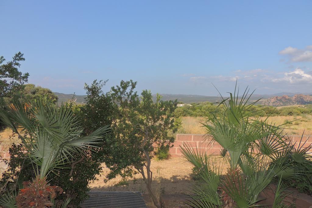 Ferienwohnung Le Colline Di Isola Rossa Trinità dʼAgultu Exterior foto